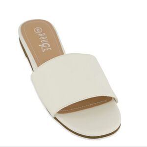 Ladies' flat sandals